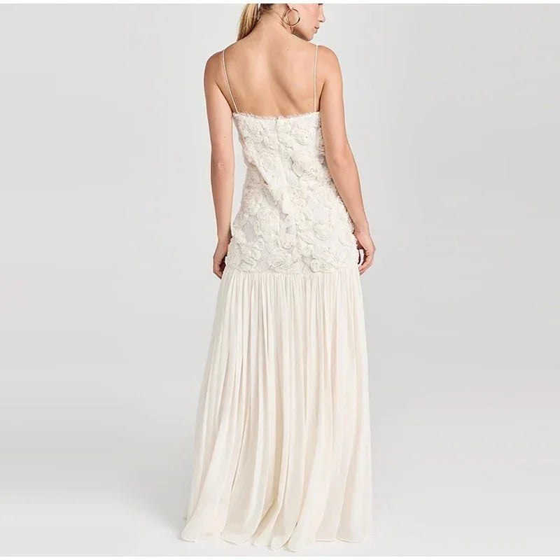 Vestido Atenas - Longo com Detalhes Florais e Saia Fluida