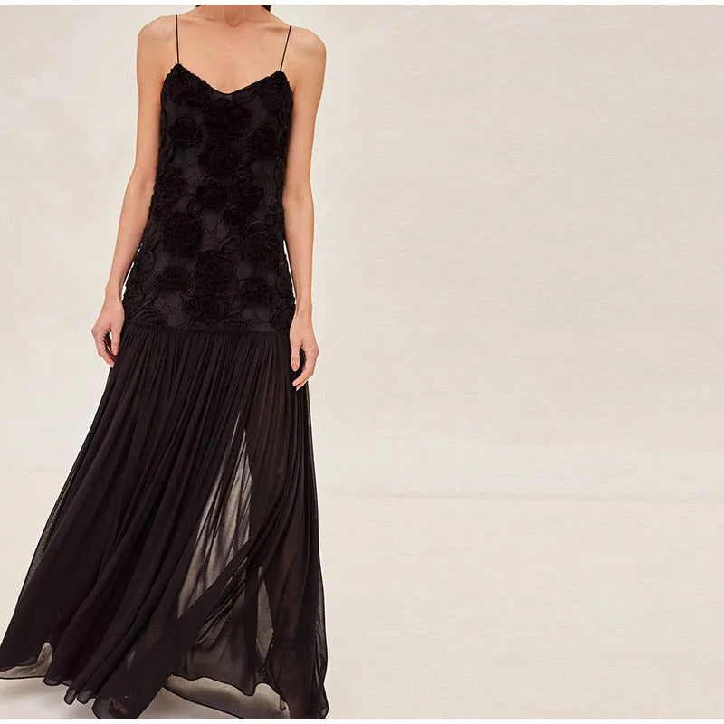 Vestido Atenas - Longo com Detalhes Florais e Saia Fluida